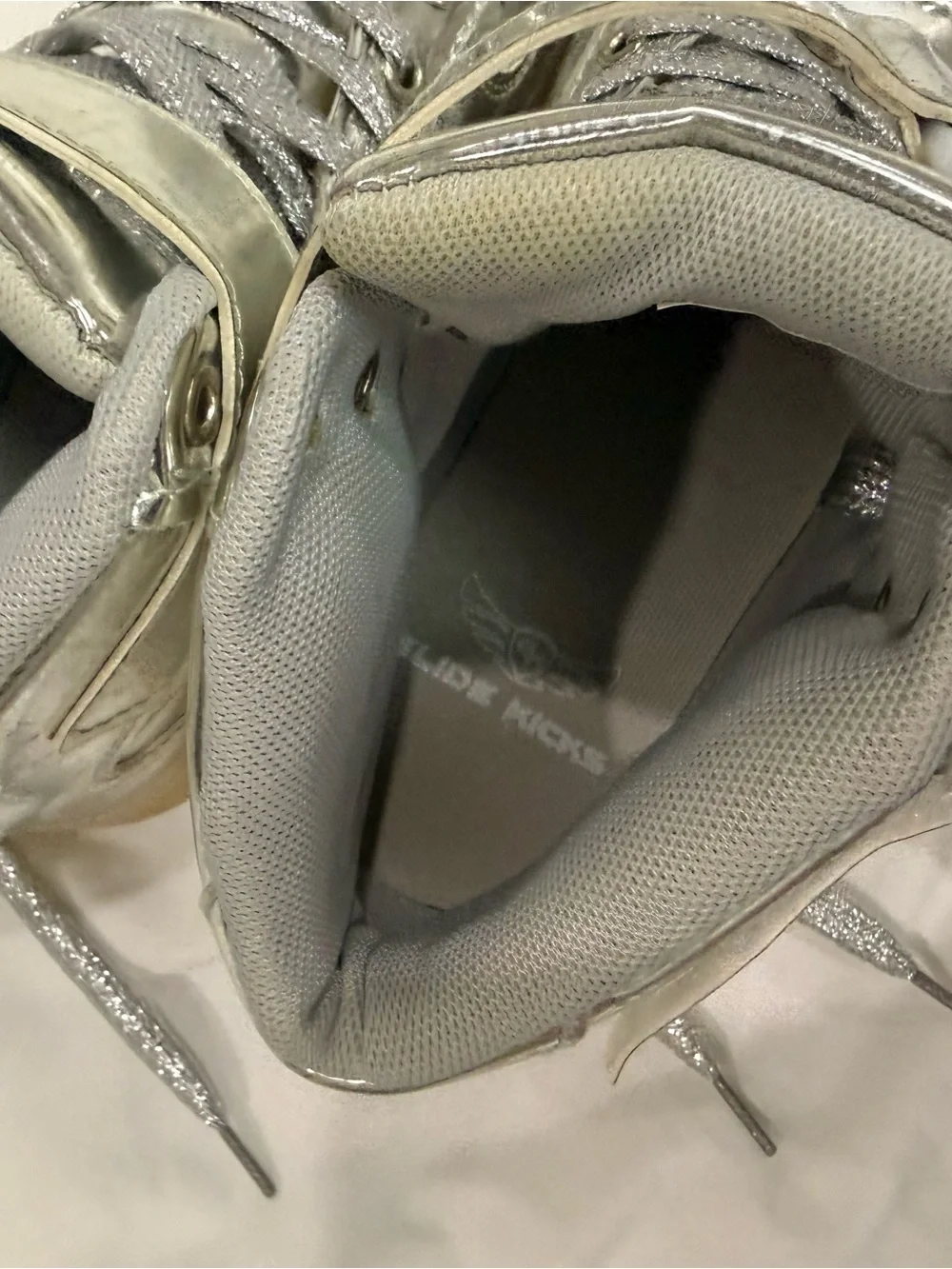 Glide Kicks Big Kiss 5.5 Silver Metallic High-Top Sneakers